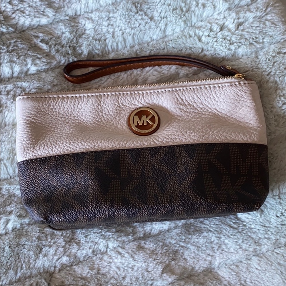 Authentic Michael Kors Zip Up Bag